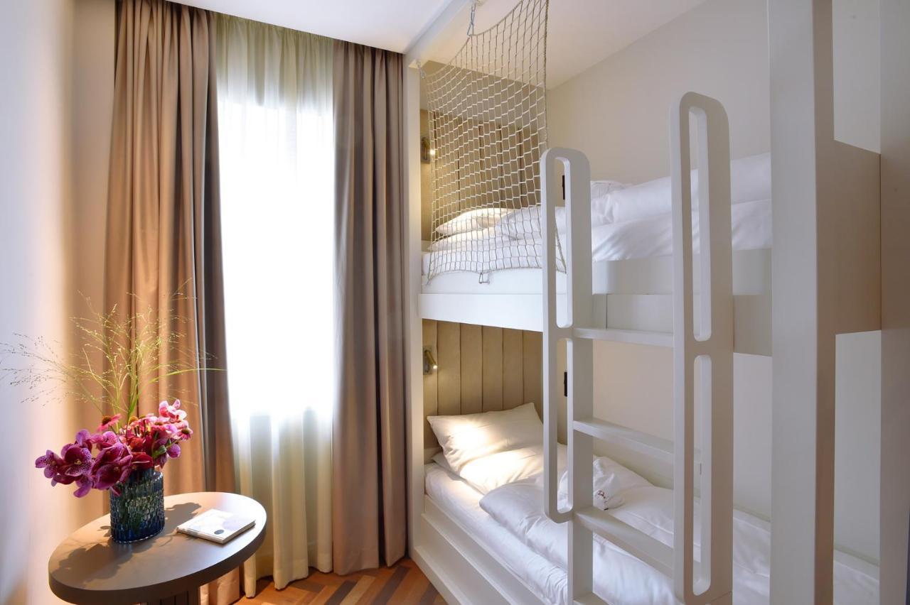 Das James Flensburg Exterior foto A room at the hotel