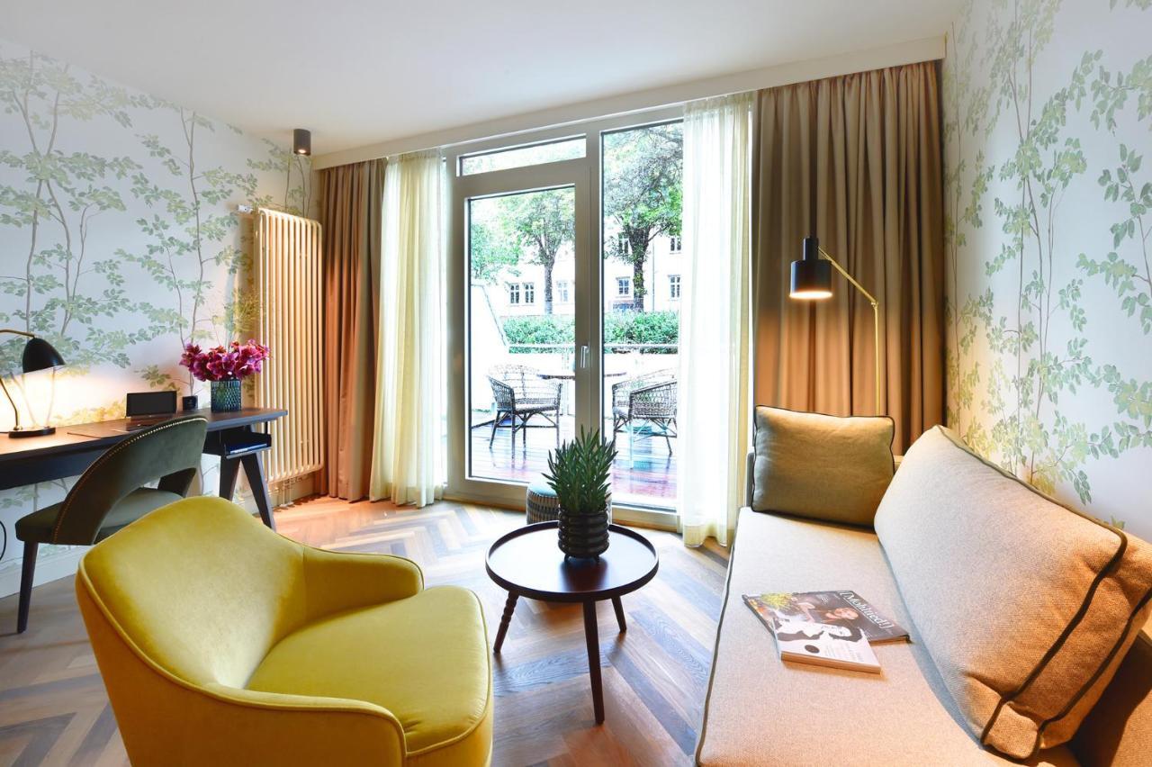 Das James Flensburg Exterior foto A suite at the Hotel Axelmannstein