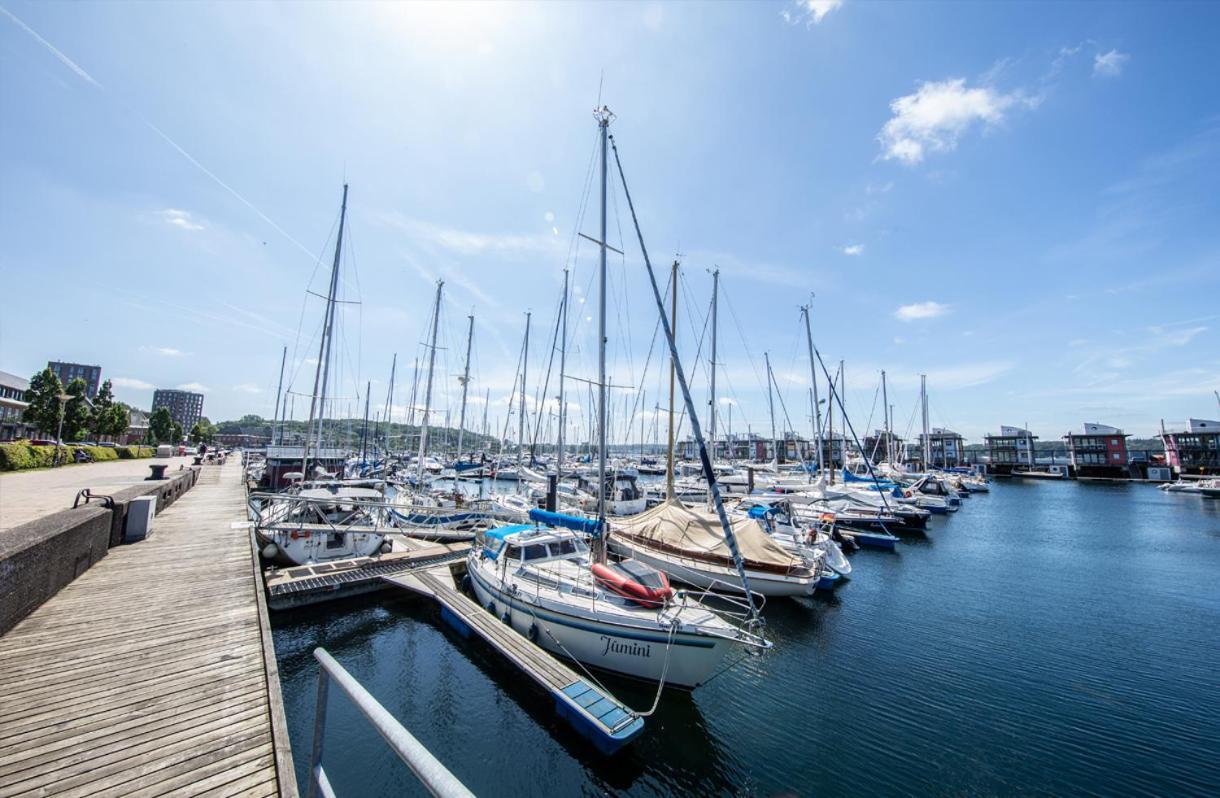 Das James Flensburg Exterior foto Marina in Aarhus, Denmark